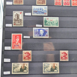 Collection de timbres de France 1849-1943 neufs et oblitérés en un album.