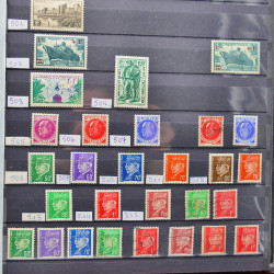 Collection de timbres de France 1849-1943 neufs et oblitérés en un album.