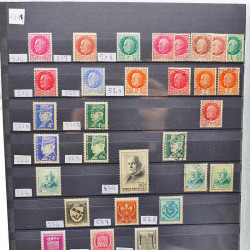Collection de timbres de France 1849-1943 neufs et oblitérés en un album.