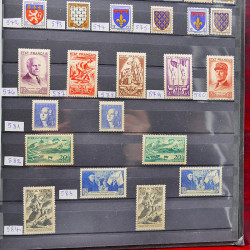 Collection de timbres de France 1849-1943 neufs et oblitérés en un album.