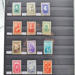 Collection de timbres de France 1849-1943 neufs et oblitérés en un album.