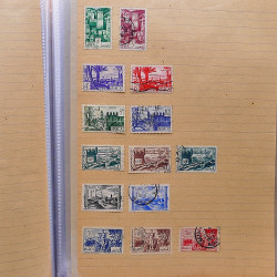 Lot de timbres d'anciennes colonies françaises neufs et oblitérés.