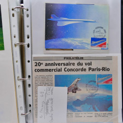 Vrac philatélique de timbres du monde neufs et oblitérés en un carton.
