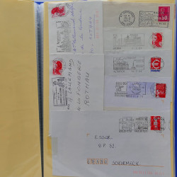 Vrac philatélique de timbres du monde neufs et oblitérés en un carton.