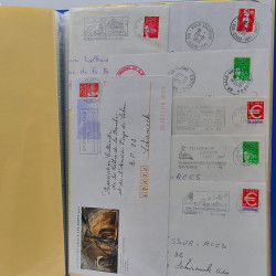 Vrac philatélique de timbres du monde neufs et oblitérés en un carton.