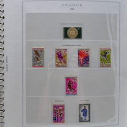 Collection timbres de France 1961-1977 neufs** complet en album Marini.