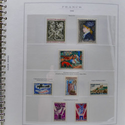 Collection timbres de France 1961-1977 neufs** complet en album Marini.