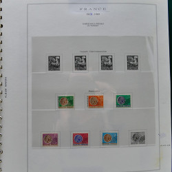 Collection timbres de France 1961-1977 neufs** complet en album Marini.