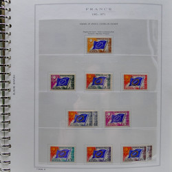 Collection timbres de France 1961-1977 neufs** complet en album Marini.