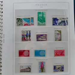 Collection timbres de France 1961-1977 neufs** complet en album Marini.
