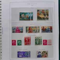 Collection timbres de France 1961-1977 neufs** complet en album Marini.