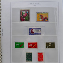 Collection timbres de France 1961-1977 neufs** complet en album Marini.