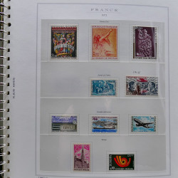 Collection timbres de France 1961-1977 neufs** complet en album Marini.