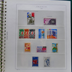 Collection timbres de France 1961-1977 neufs** complet en album Marini.