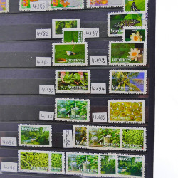 Vrac philatélique de timbres de France et tous pays en un carton.