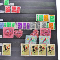 Vrac philatélique de timbres de France et tous pays en un carton.