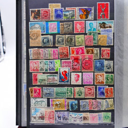 Vrac philatélique de timbres de France et tous pays en un carton.