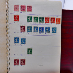 Vrac philatélique de timbres de France et tous pays en un carton.