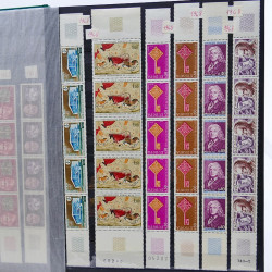 Vrac philatélique de timbres de France et tous pays en un carton.
