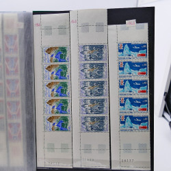 Vrac philatélique de timbres de France et tous pays en un carton.