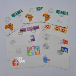 Vrac philatélique de timbres de France et tous pays en un carton.