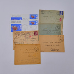 Vrac philatélique de timbres de France et tous pays en un carton.