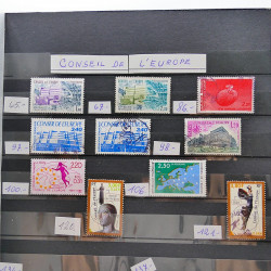Vrac philatélique de timbres de France et tous pays en un carton.