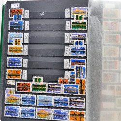 Vrac philatélique de timbres de France et tous pays en un carton.