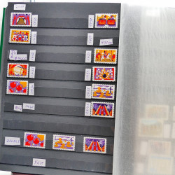Vrac philatélique de timbres de France et tous pays en un carton.