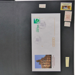 Vrac philatélique de timbres de France et tous pays en un carton.