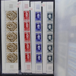 Vrac philatélique de timbres de France et tous pays en un carton.
