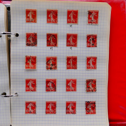 Vrac philatélique de timbres de France et tous pays en un carton.