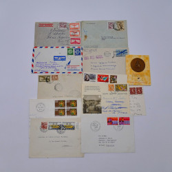 Vrac philatélique de timbres de France et tous pays en un carton.