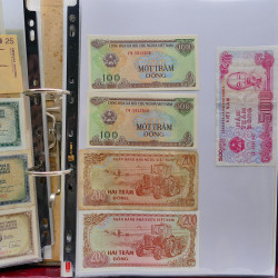 Collection billets de banque tous pays neufs et anciens en un album.