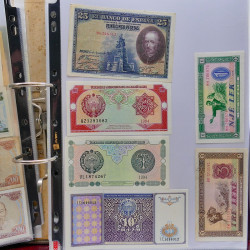 Collection billets de banque tous pays neufs et anciens en un album.