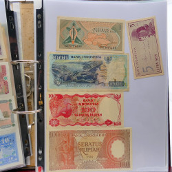 Collection billets de banque tous pays neufs et anciens en un album.