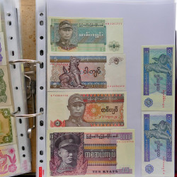 Collection billets de banque tous pays neufs et anciens en un album.