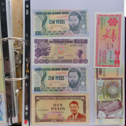 Collection billets de banque tous pays neufs et anciens en un album.