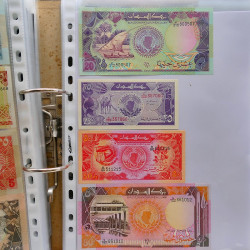 Collection billets de banque tous pays neufs et anciens en un album.