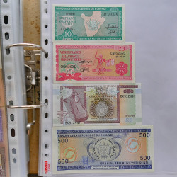 Collection billets de banque tous pays neufs et anciens en un album.
