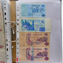 Collection billets de banque tous pays neufs et anciens en un album.
