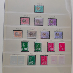Collection timbres de France 1974-1982 neufs** et oblitérés complet en album Lindner.
