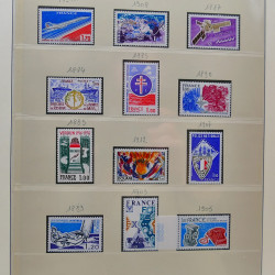 Collection timbres de France 1974-1982 neufs** et oblitérés complet en album Lindner.