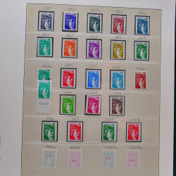 Collection timbres de France 1974-1982 neufs** et oblitérés complet en album Lindner.