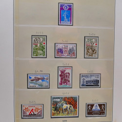 Collection timbres de France 1974-1982 neufs** et oblitérés complet en album Lindner.