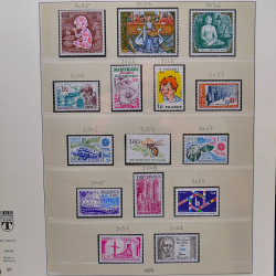 Collection timbres de France 1974-1982 neufs** et oblitérés complet en album Lindner.