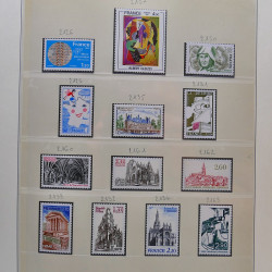 Collection timbres de France 1974-1982 neufs** et oblitérés complet en album Lindner.