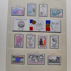 Collection timbres de France 1974-1982 neufs** et oblitérés complet en album Lindner.