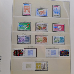 Collection timbres de France 1974-1982 neufs** et oblitérés complet en album Lindner.