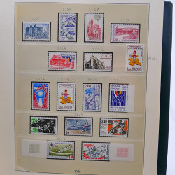 Collection timbres de France 1974-1982 neufs** et oblitérés complet en album Lindner.